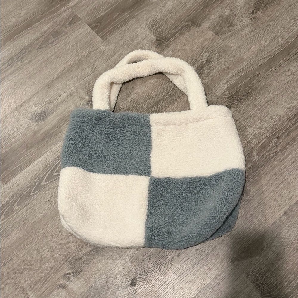 Z supply fuzzy checkered tote bag